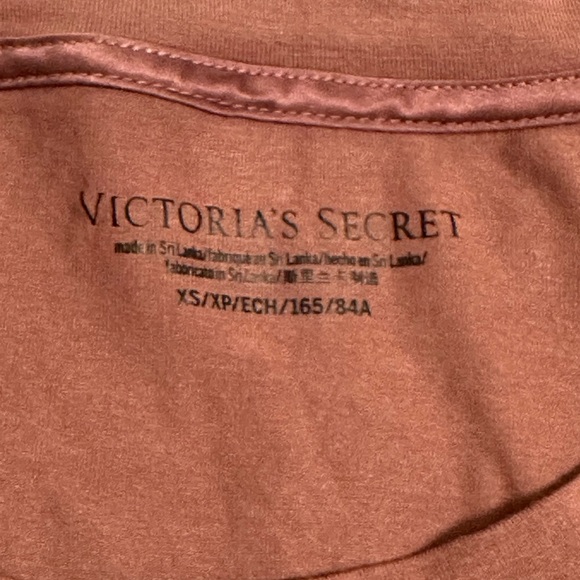 👚NWT Victoria Secret T-Shirt - Picture 2 of 3